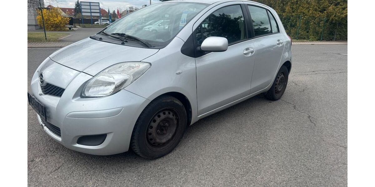 Daihatsu Charade 123.000 km 2.400 &euro; Erfurt 99087