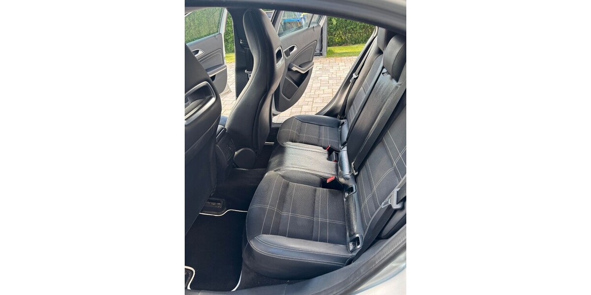 Mercedes-Benz A 180 201.547 km 9.900 &euro; Bucha 07751