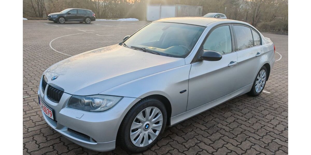 BMW 318 141.000 km 3.990 &euro; Umpferstedt 99441