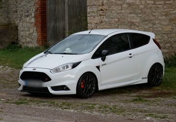 Ford Fiesta 130.000 km 11.000 &euro; Ostramondra 99636