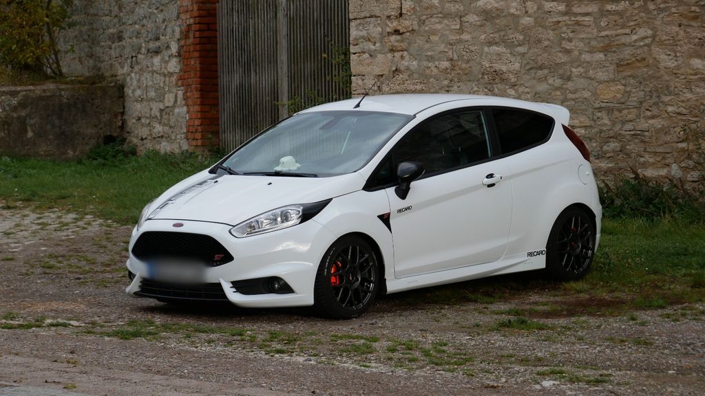 Ford Fiesta 130.000 km 11.000 &euro; Ostramondra 99636