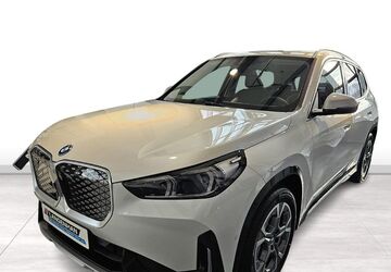 BMW iX1 2.500 km 46.806 &euro; Jena 07745