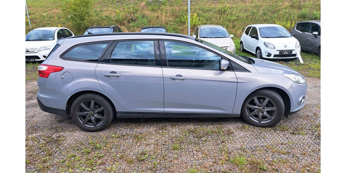 Ford Focus 99.500 km 5.895 &euro; Uhlstädt-Kirchhasel 07407