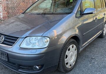 VW Touran 442.766 km 1.290 &euro; Kahla / Thüringen 07768