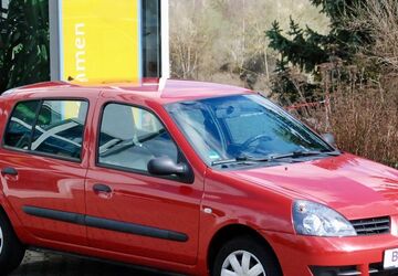 Renault Clio 147.890 km 1.600 &euro; Dornburg - Camburg 07774