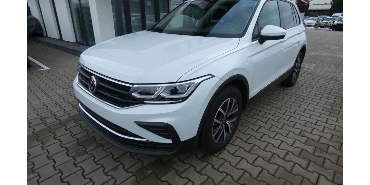 VW Tiguan 54.000 km 18.990 &euro; Erfurt 99087