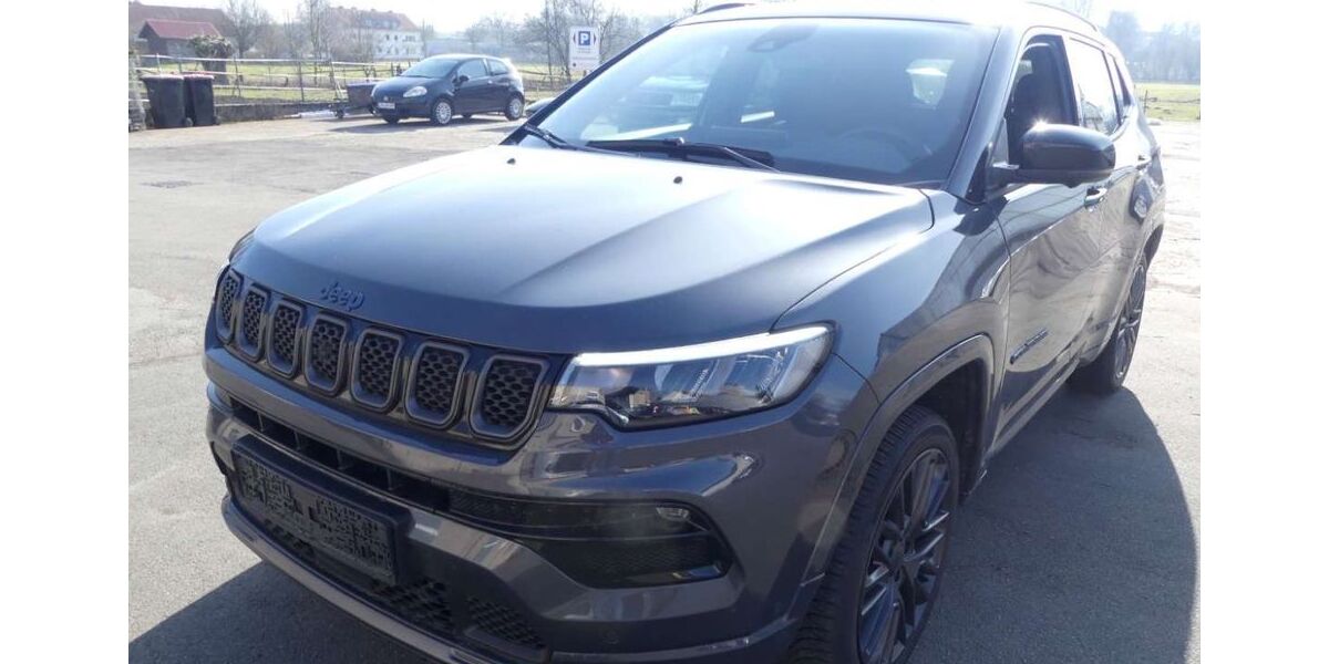 Jeep Compass 58.750 km 23.690 &euro; Rudolstadt 07407